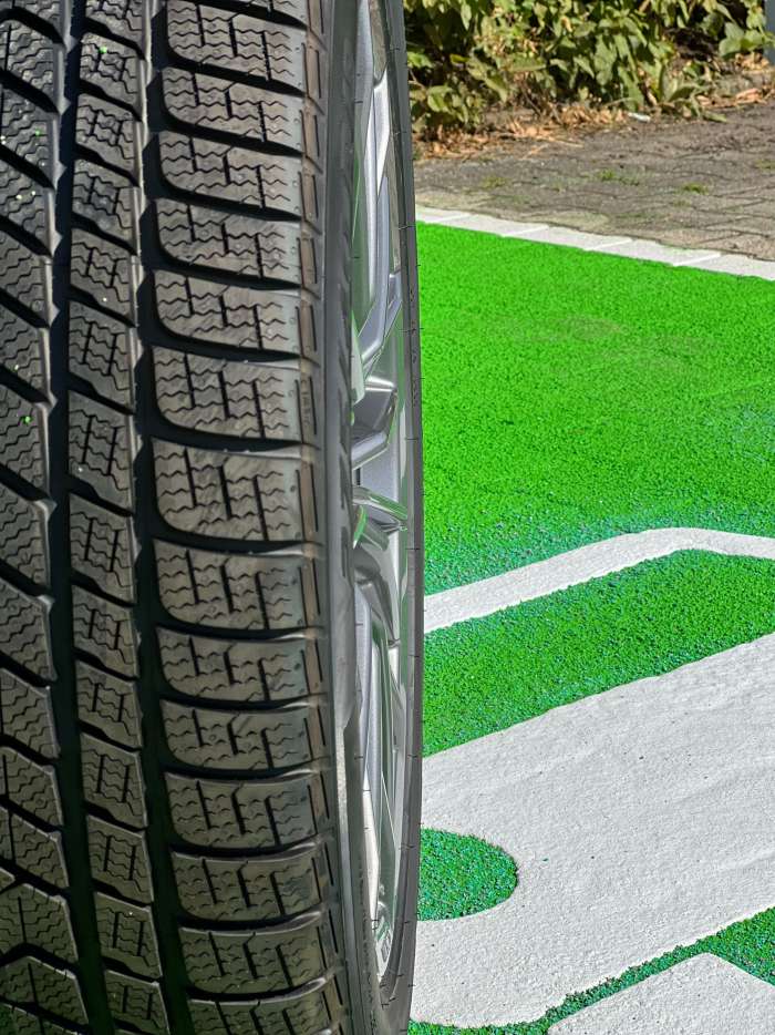Angebot mit 275er Breite (mehr Felgenschutz)