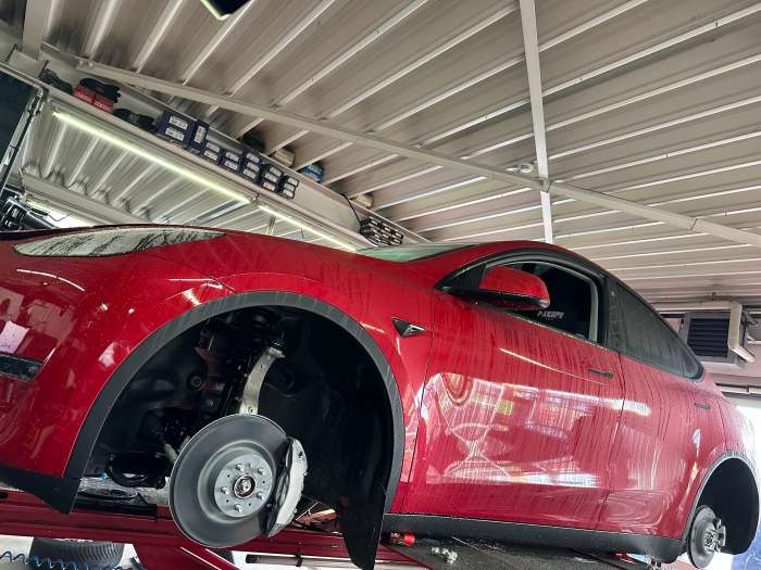 Autres Tesla Model Y Performance USS Öhlins Dämmu à DE-25541